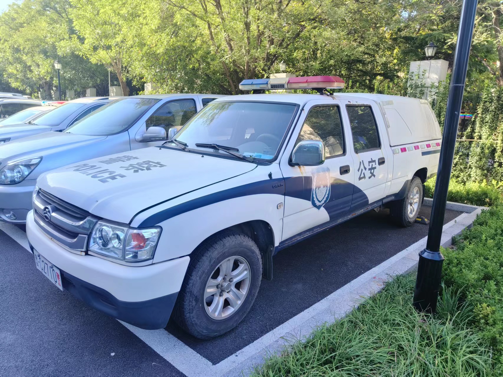 2.魯C2710警、魯C2760警、魯C2770警機(jī)動(dòng)車(chē)三輛